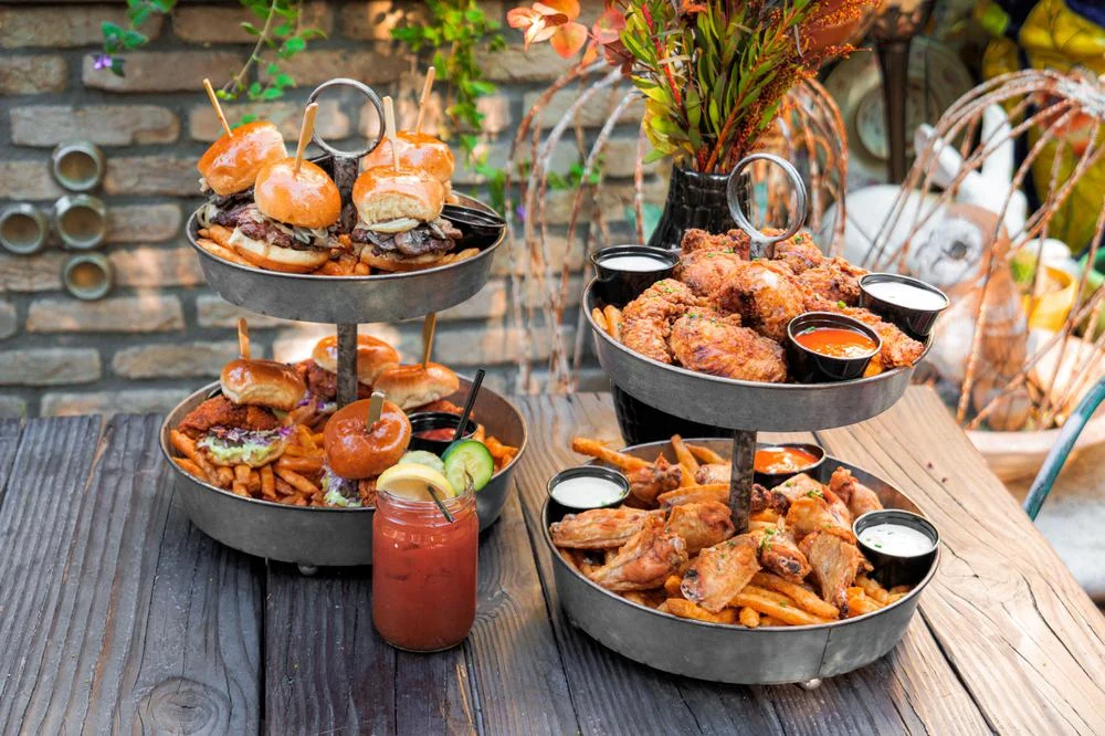 Towers of burgers and wings with a Bloody Mary, from the Las Vegas Weekly dining news roundup
